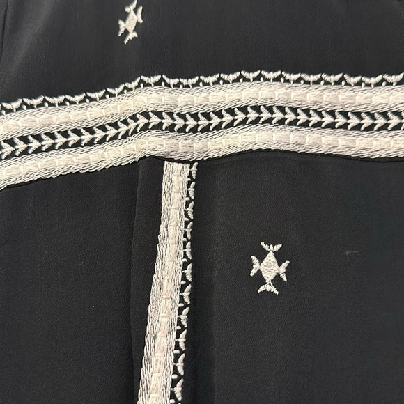 Neiman Marcus Embroidered black bell sleeve blouse L - Picture 5 of 9